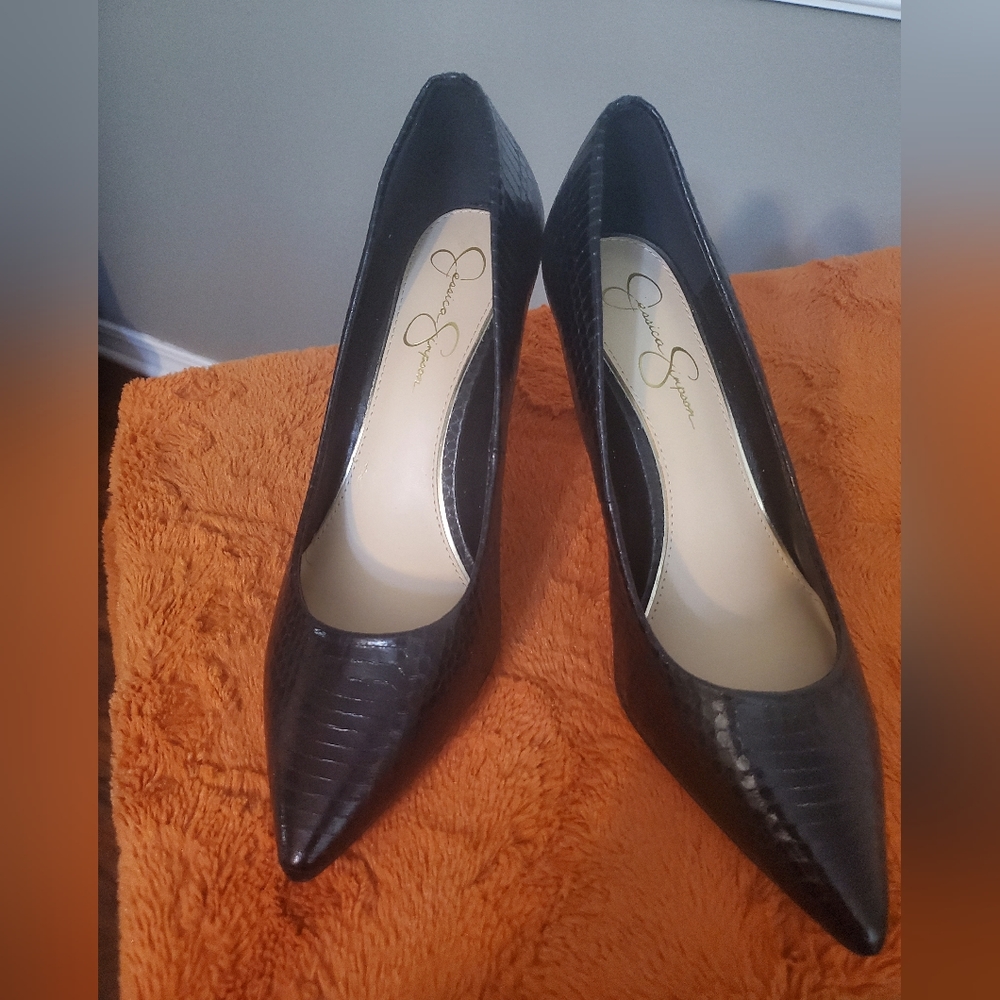 Women's Jessica Simpson size 11 Black pumps